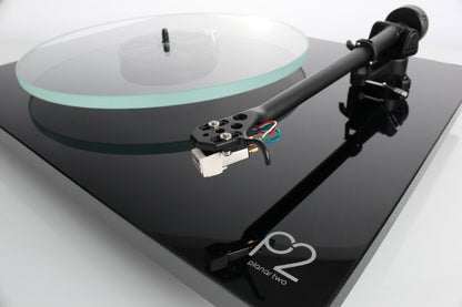 Rega Planar 2 (Black) [Turntable]